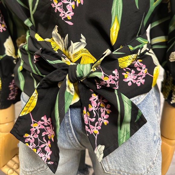 Janet Chung Black Floral Wrap 2 way Blouse - Picture 7 of 9